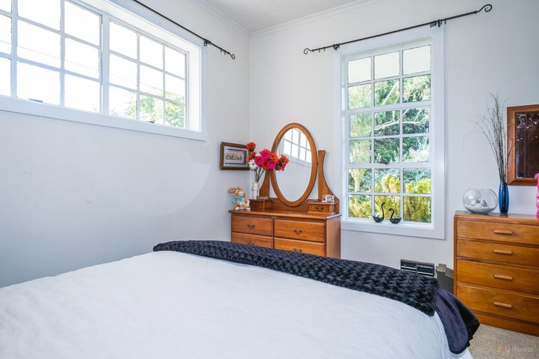 Photo of property in 72 Timaru Road, Waimate, 7924