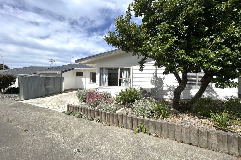 Photo of property in 2/17 Ranfurly Street, Tamatea, Napier, 4112