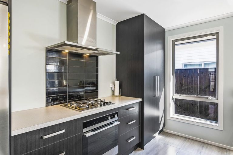 Photo of property in 35 Pohe Street, Waikanae, 5036