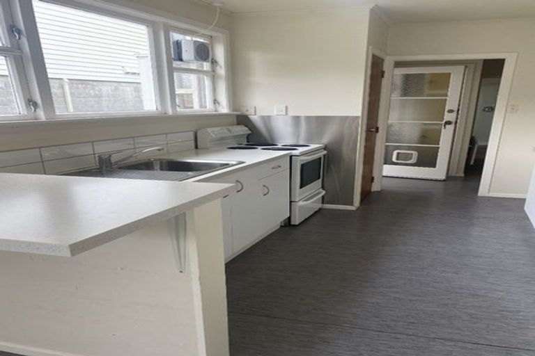 Photo of property in 5 Chaucer Way, Karori, Wellington, 6012