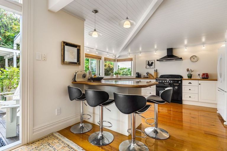Photo of property in 1 Kapai Road, Devonport, Auckland, 0624
