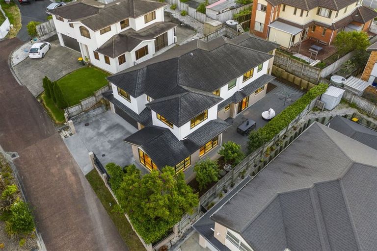 Photo of property in 16 Fernhill Way, Oteha, Auckland, 0632