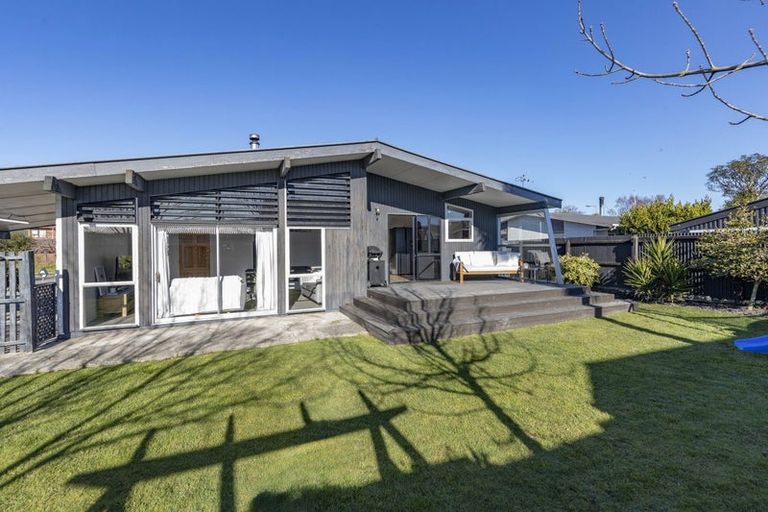 Photo of property in 2 Watson Place, Rangiora, 7400
