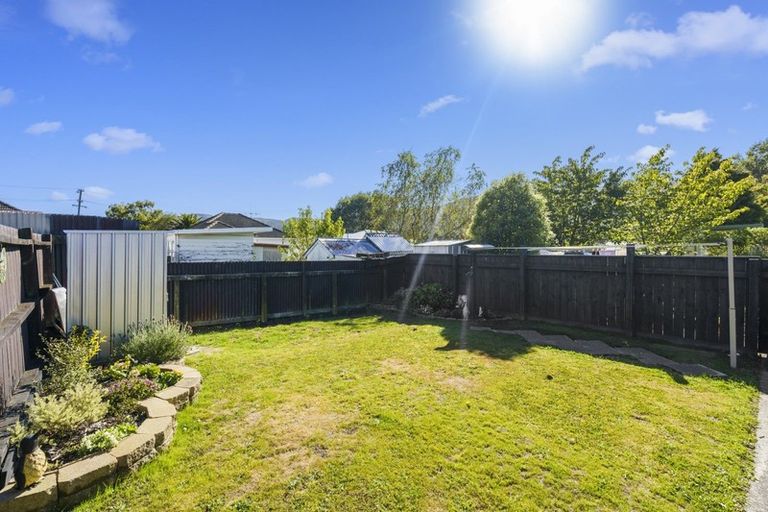 Photo of property in 186b Wellington Road, Wainuiomata, Lower Hutt, 5014
