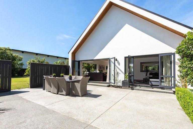 Photo of property in 8 Carnaby Close, St Albans, Christchurch, 8052