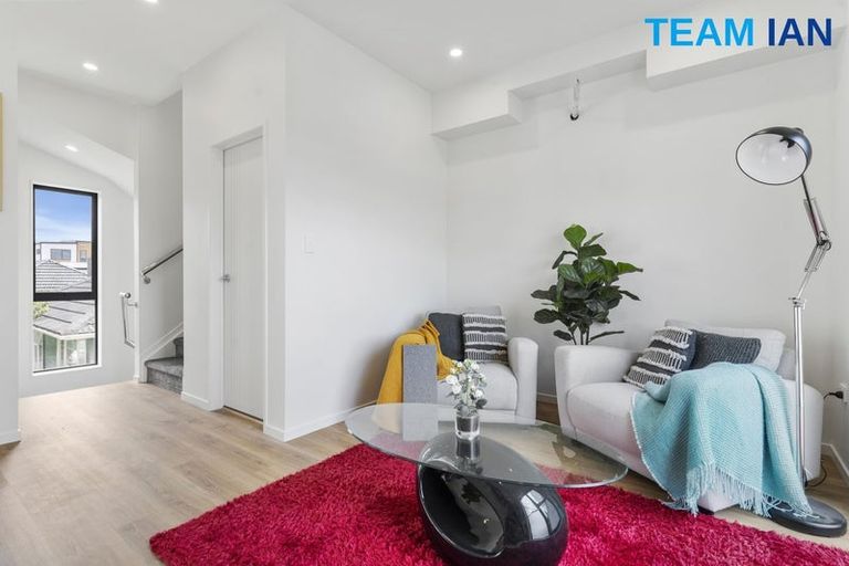 Photo of property in 3/68 Smythe Road, Henderson, Auckland, 0612