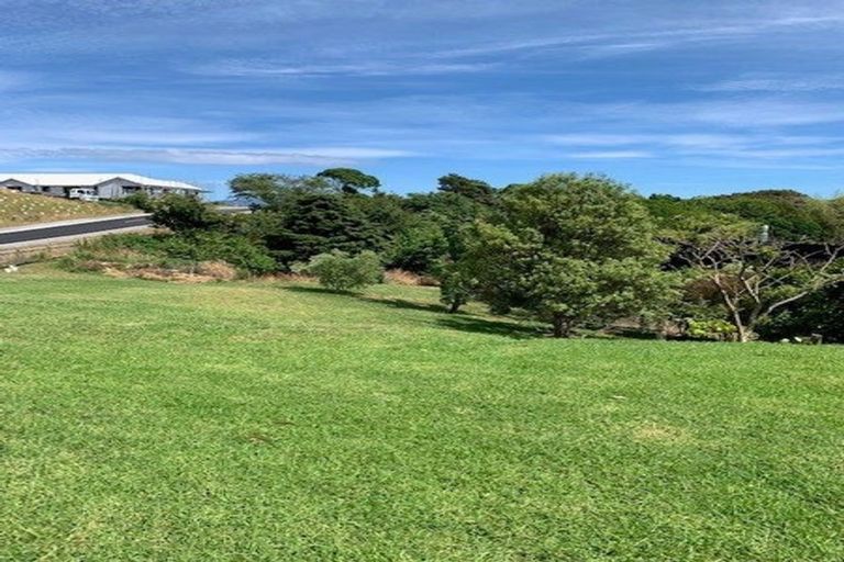 Photo of property in 112 Ngarara Road, Waikanae, 5036