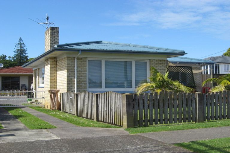 Photo of property in 2/2 Miro Road, Mangere Bridge, Auckland, 2022