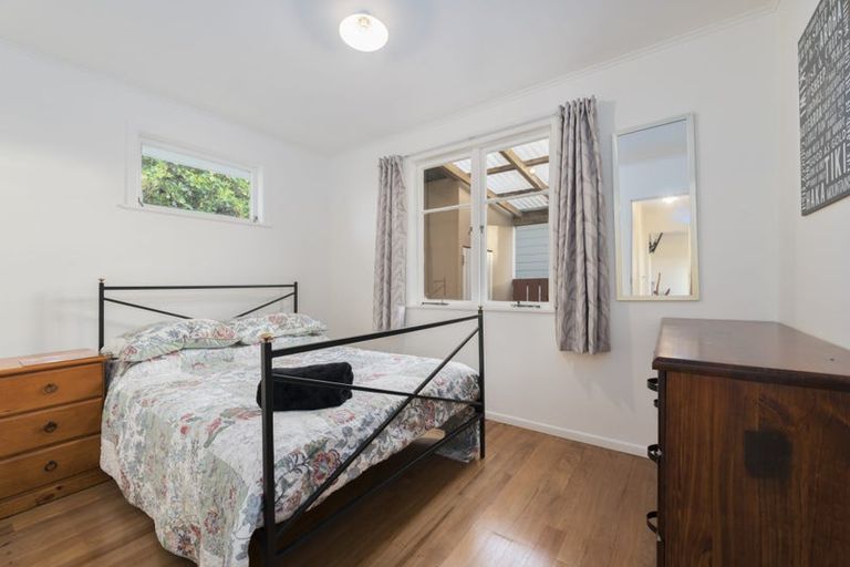 Photo of property in 21 Arlette Place, Massey, Auckland, 0614