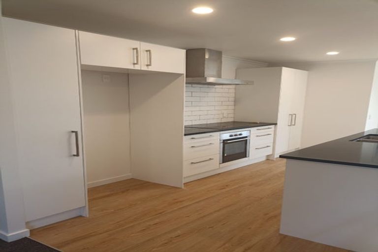 Photo of property in 2/462 East Coast Road, Windsor Park, Auckland, 0630