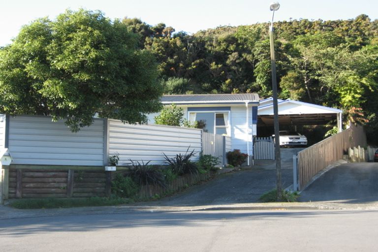 Photo of property in 7 Takanini Grove, Stokes Valley, Lower Hutt, 5019