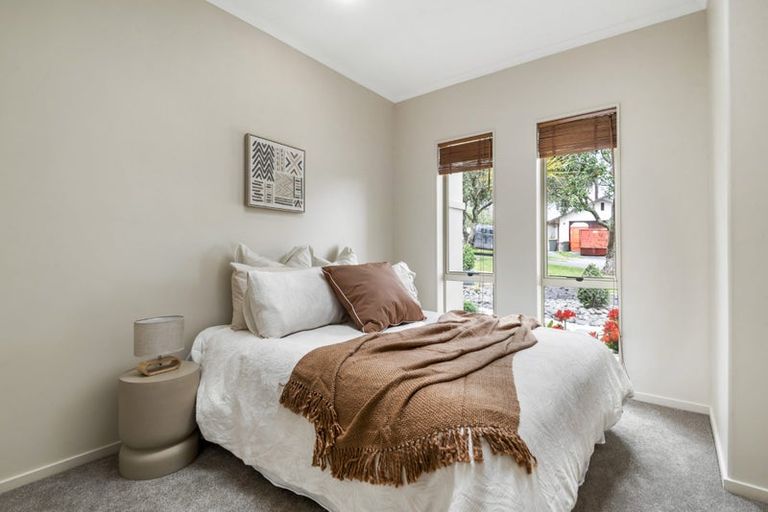 Photo of property in 15 Rangi Avenue, Schnapper Rock, Auckland, 0632