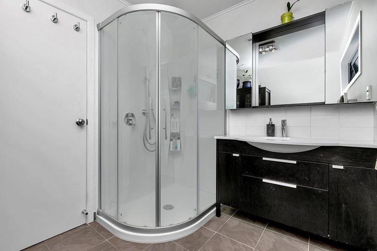 Photo of property in 11 James Street, Glenfield, Auckland, 0629