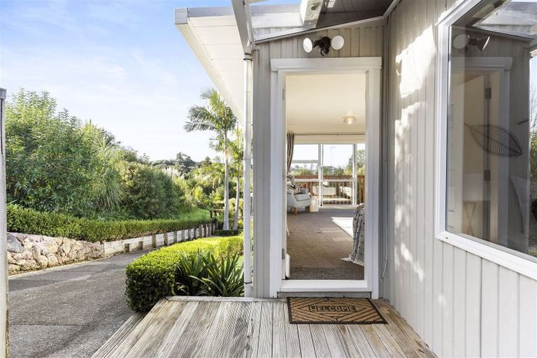 Photo of property in 1/23 Lake Road, Northcote, Auckland, 0627