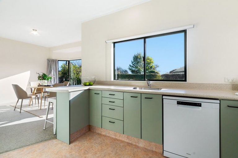 Photo of property in 35 Selwyn Road, Havelock North, 4130