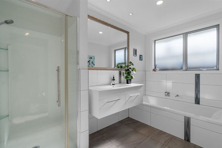 Photo of property in 15 Valley View Way, Bethlehem, Tauranga, 3110