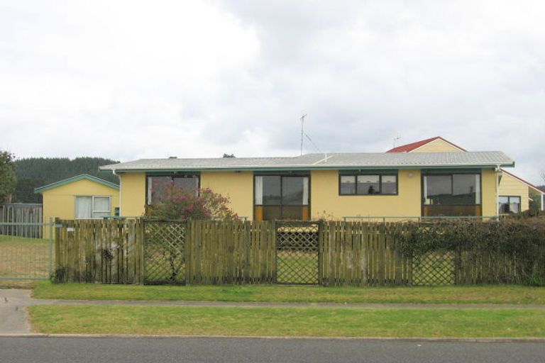 Photo of property in 107 Lorraine Place, Whangamata, 3620
