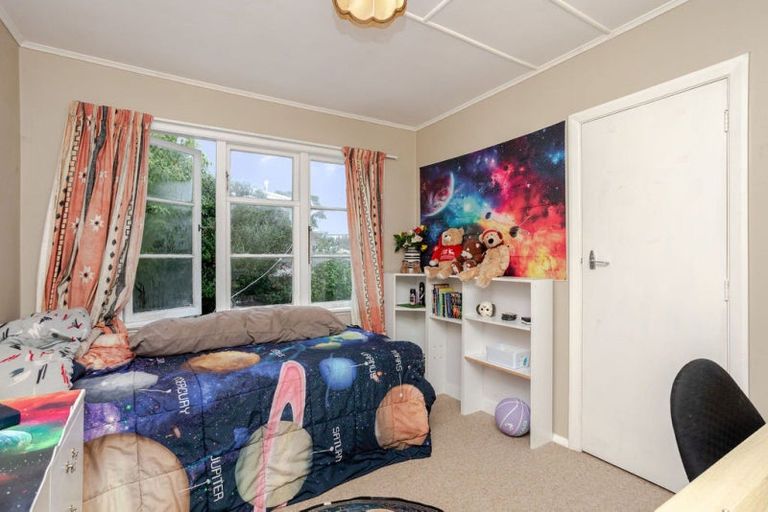 Photo of property in 43 Barraud Street, Dannevirke, 4930