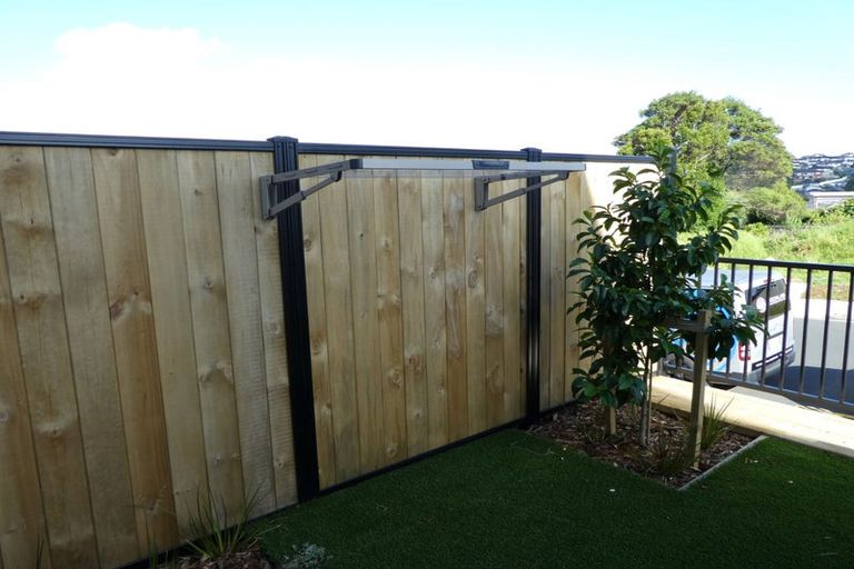 Photo of property in 4/172 Don Buck Road, Massey, Auckland, 0614