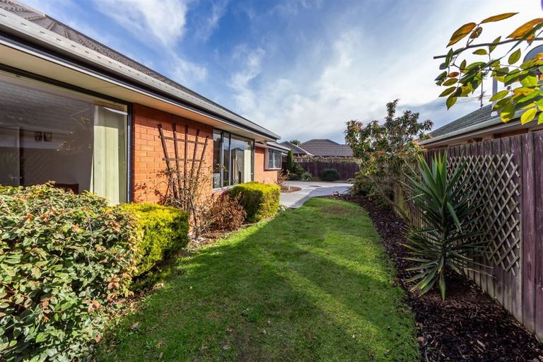 Photo of property in 5 Murfitt Place, Sockburn, Christchurch, 8042