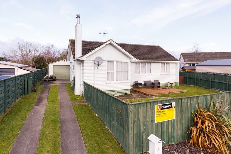 Photo of property in 3 Kupe Place, Highbury, Palmerston North, 4412