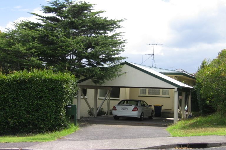 Photo of property in 1/9 Marsh Avenue, Forrest Hill, Auckland, 0620
