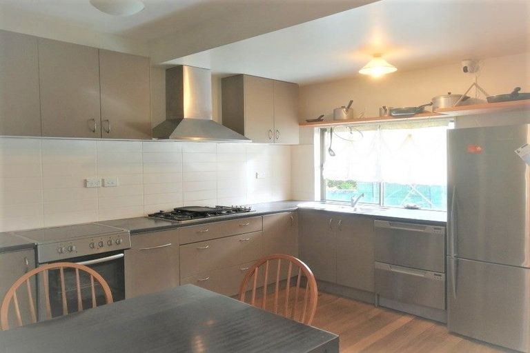 Photo of property in 5 Fowler Street, Northcote, Auckland, 0627