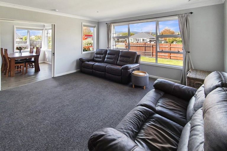Photo of property in 77 Fraser Crescent, Elderslea, Upper Hutt, 5018