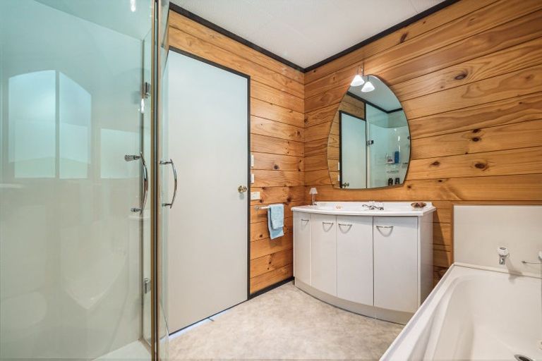 Photo of property in 17 Adams Road, Thornton Bay, Thames, 3575