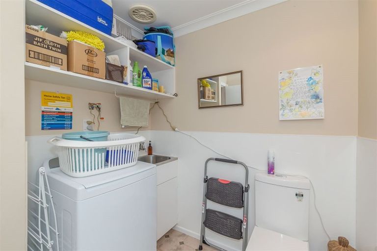 Photo of property in 3 Oriel Place, Levin, 5510