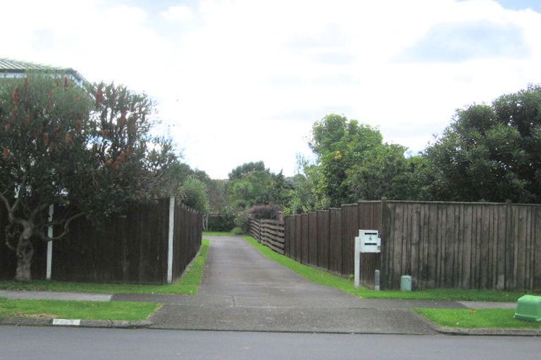 Photo of property in 2/6 Vivian Wilson Drive, Eastern Beach, Auckland, 2012