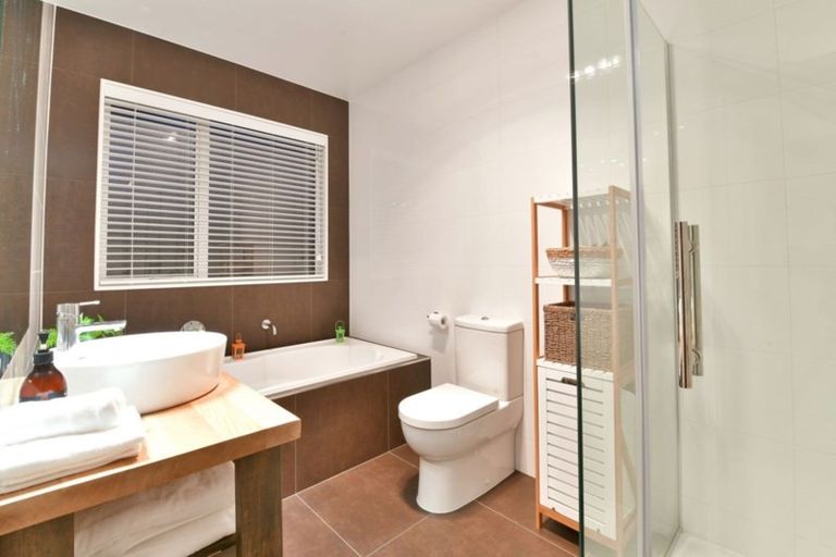 Photo of property in 18 Flavell Drive, Orewa, 0931