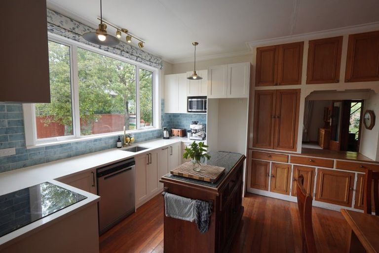 Photo of property in 73 Argyle Avenue, Takaro, Palmerston North, 4410