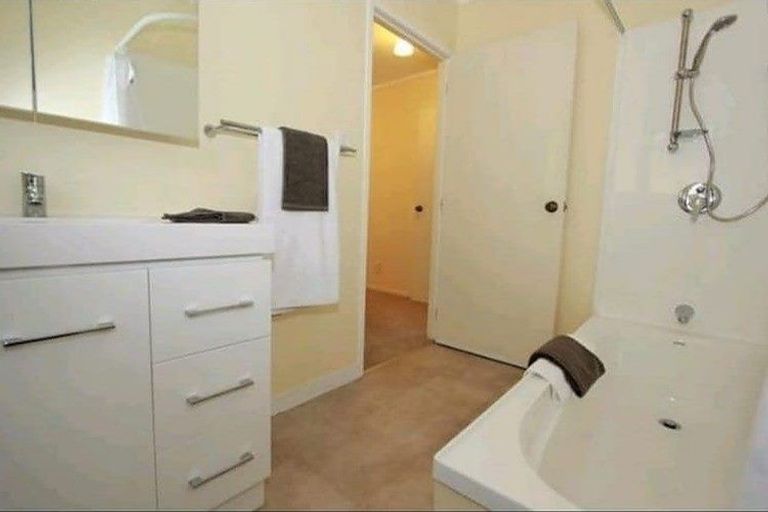 Photo of property in 89 Woodglen Road, Glen Eden, Auckland, 0602