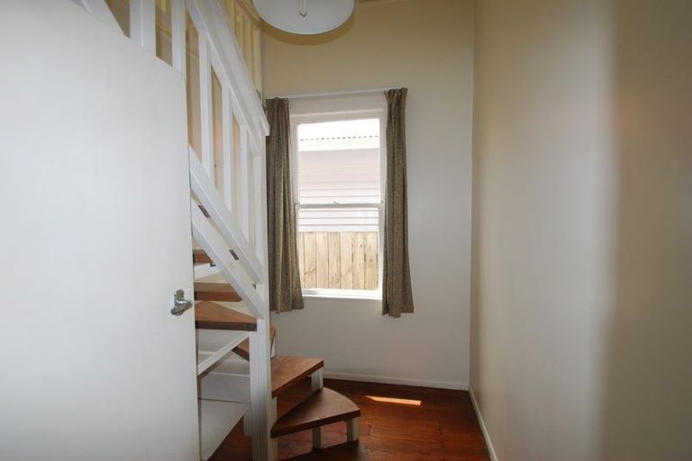 Photo of property in 168 Tasman Street, Mount Cook, Wellington, 6021