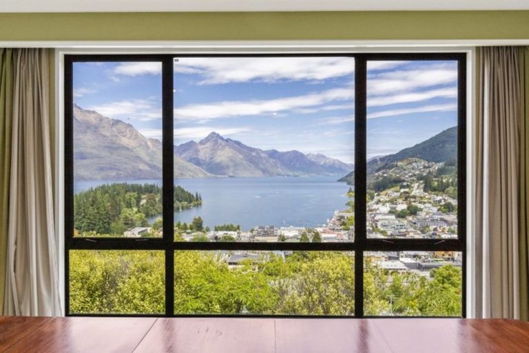 Photo of property in 47 Kent Street, Queenstown, 9300