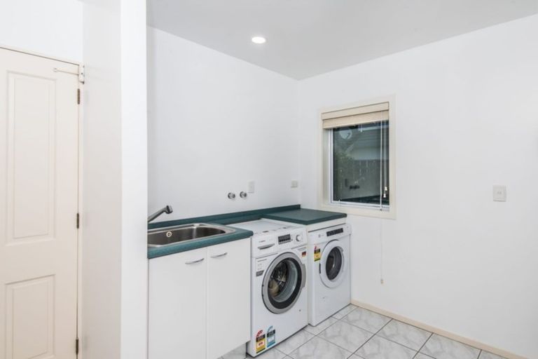 Photo of property in 10 Furlong Crescent, Churton Park, Wellington, 6037