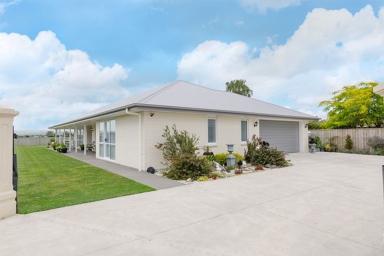 Photo of property in 10 Feist Street, Carterton, 5713