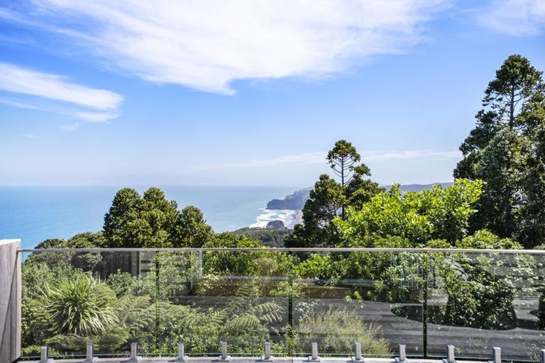 Photo of property in 41 Te Ahuahu Road, Piha, New Lynn, 0772