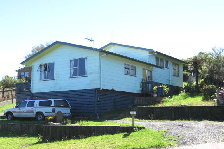 Photo of property in 15 Magdalen Place, West Harbour, Auckland, 0618