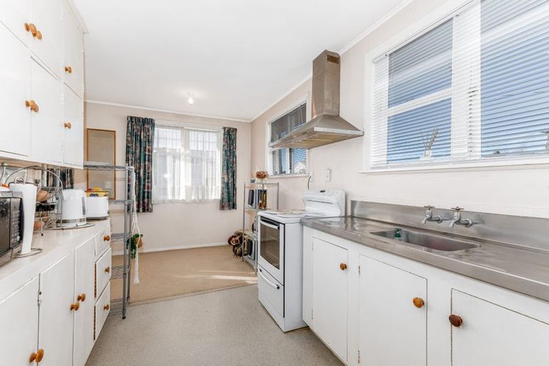 Photo of property in 10 Miranda Street, Cannons Creek, Porirua, 5024