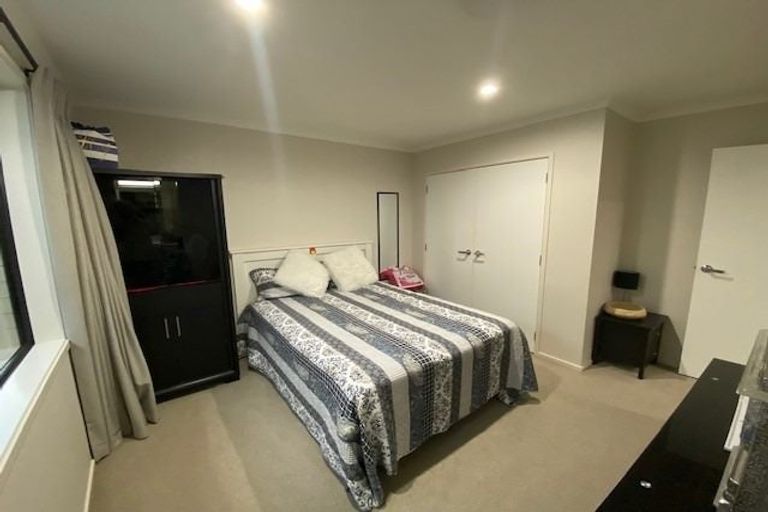 Photo of property in 3 Epic Way, Newlands, Wellington, 6037