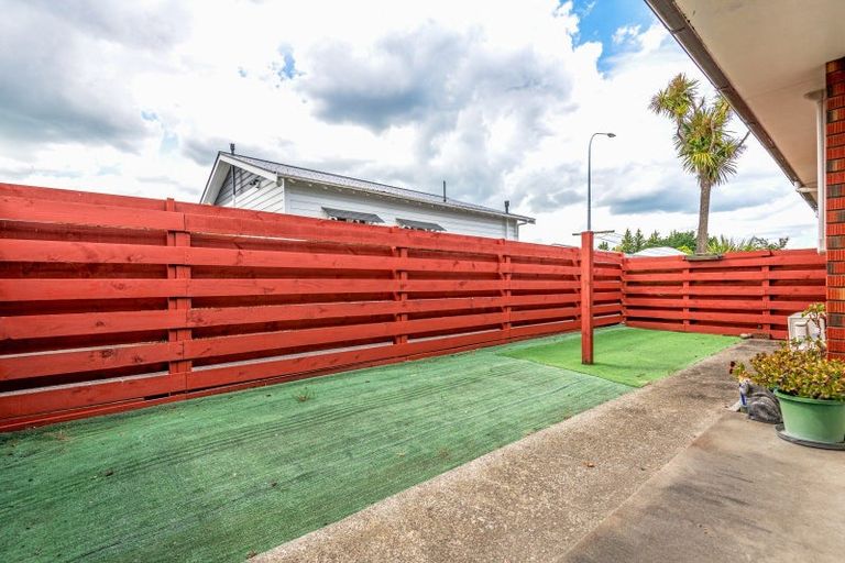 Photo of property in 2/102 Heretaunga Street, Palmerston North, 4414