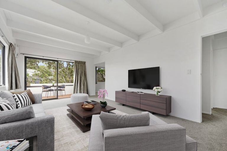 Photo of property in 2/41 Merriefield Avenue, Forrest Hill, Auckland, 0620