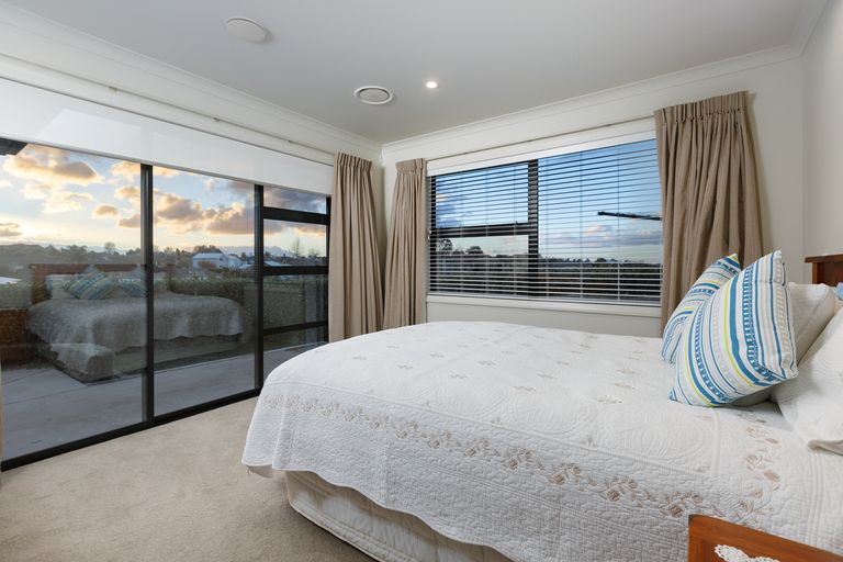 Photo of property in 1 Lochay Place, Pyes Pa, Tauranga, 3112