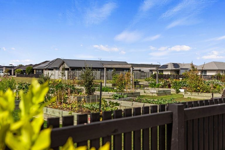 Photo of property in 3 Crest Way, Papamoa, 3118