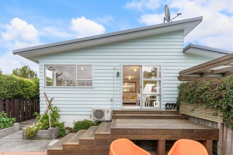 Photo of property in 6b Ely Grove, Wainuiomata, Lower Hutt, 5014