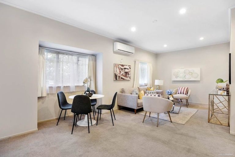 Photo of property in 5 Seabrook Avenue, New Lynn, Auckland, 0600