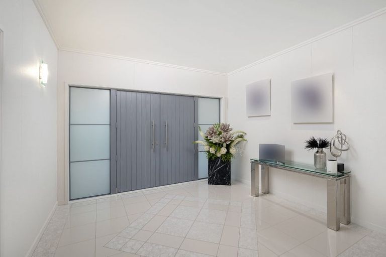 Photo of property in 7 Burgundy Park Avenue, Henderson, Auckland, 0612