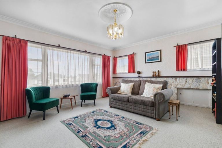 Photo of property in 12 Paisley Street, Levin, 5510